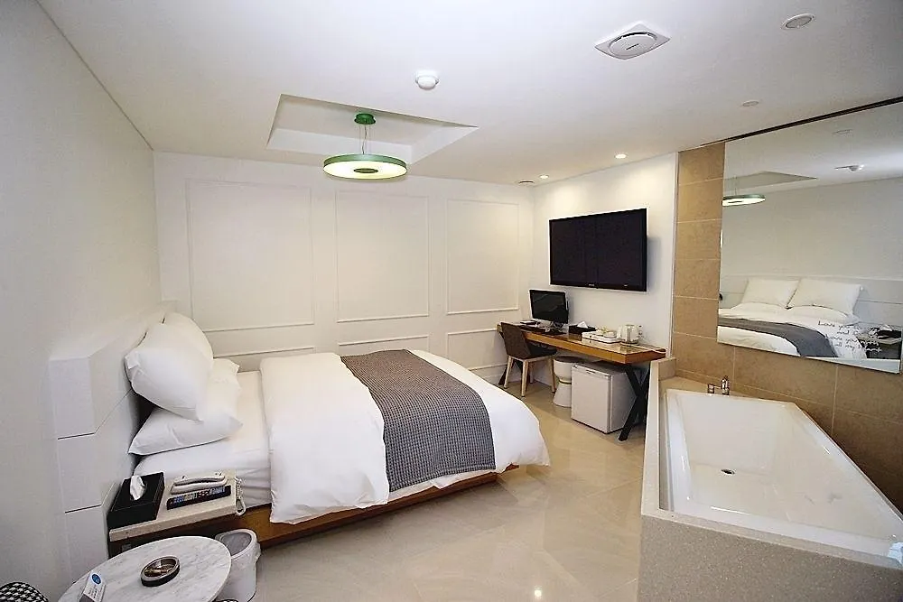 Circle Hotel Seoul Motel