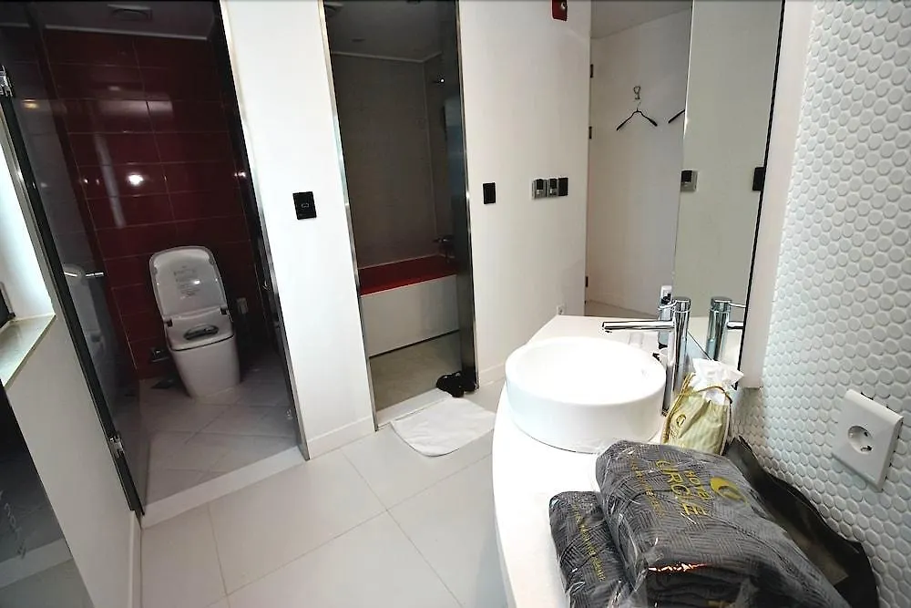 Circle Hotel Seoul Motel