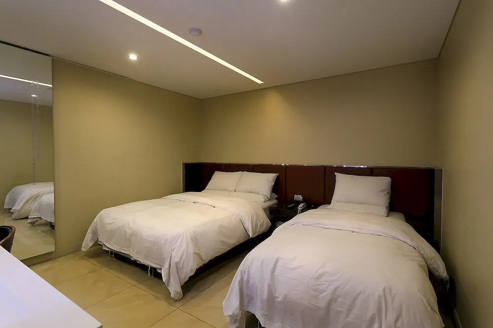 Circle Hotel Seoul 2*,  South Korea