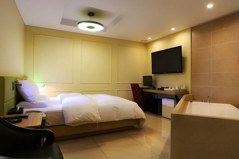 Circle Hotel Seoul Motel