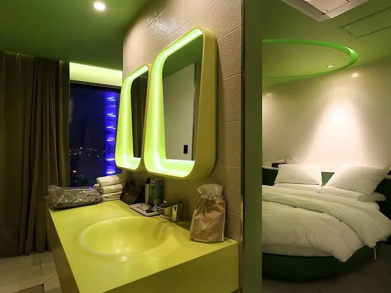 Circle Hotel Seoul 2*,
